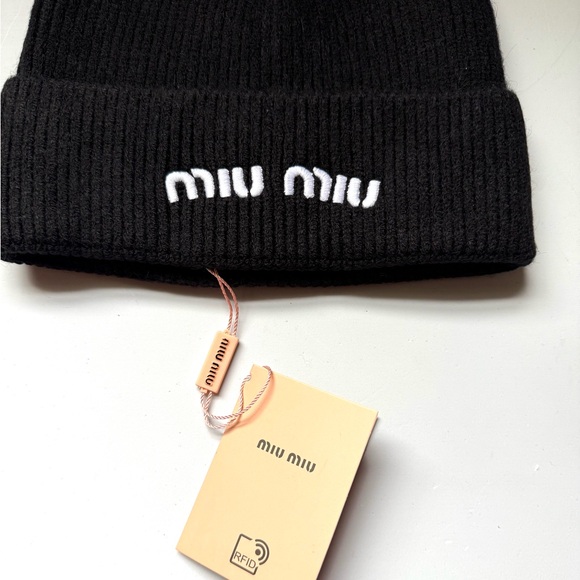 Beanie Winter Stylish Black Hat-One Size - Picture 3 of 3